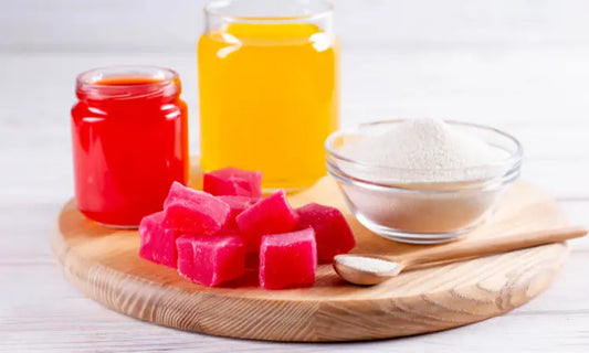 Puraz collagen powder scoop beside unbranded gummies for a collagen per serve label comparison